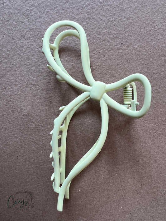 Garden Charm Bow Hair Clip